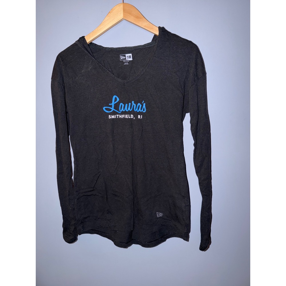 New Era‎ Womens Black Hooded Long Sleeve V-Neck Graphic T-Shirt Smithfield RI